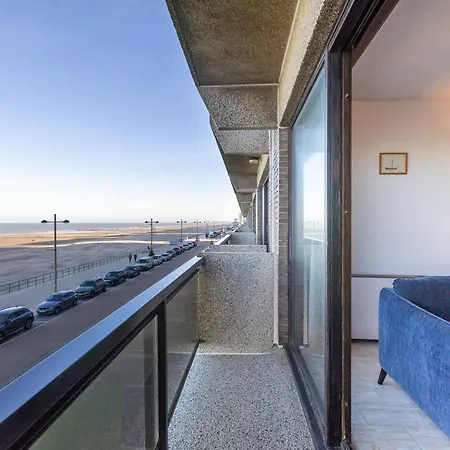 With Parking And Panoramic Sea View Apartman Middelkerke